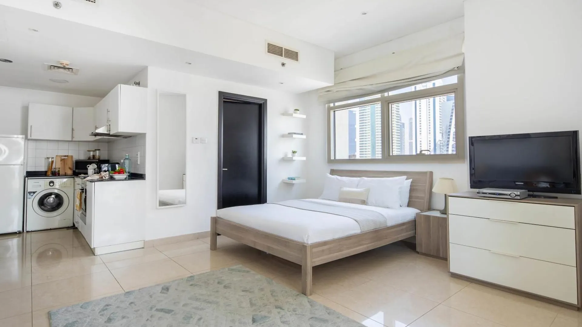 Frank Porter - Yach Bay Dubai